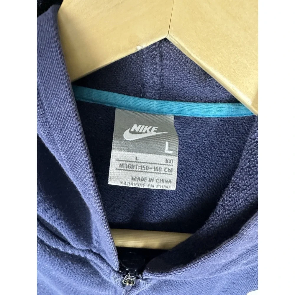Nike approximate measurements